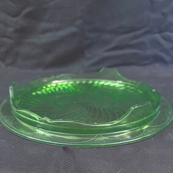 Vintage Anchor Hocking Spiral Green Uranium Glass Footed Cake Plate Stand 10" - Picture 9 of 10